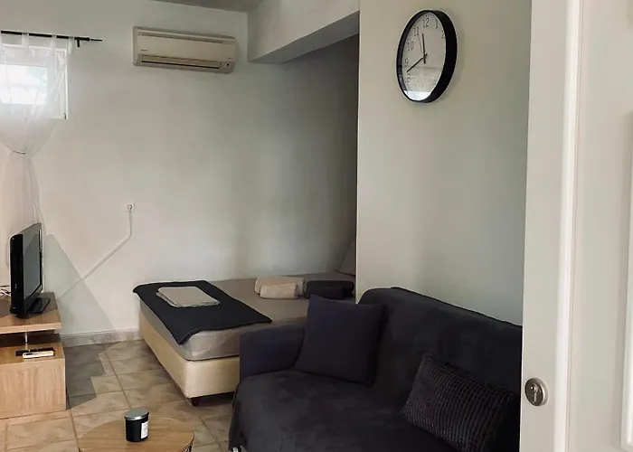 Independent House At Glyfada